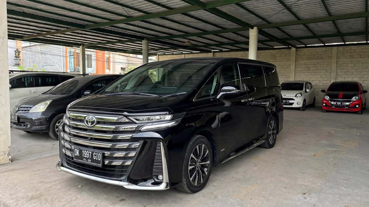 Vellfire VIP Type EV Bali sewa dengan driver - GiorBaliTour 1