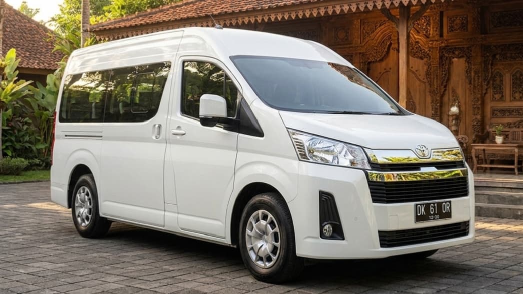 Toyota HiAce Premio sewa Bali - GiorBaliTour car rental