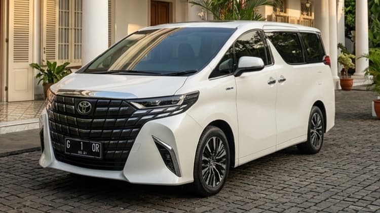Alphard Transformers Facelift Bali rental - GiorBaliTour fleet for rent